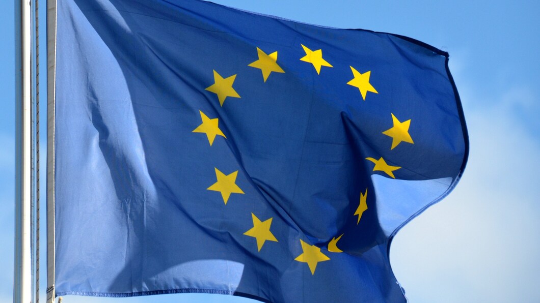 De Europese vlag wappert in de wind